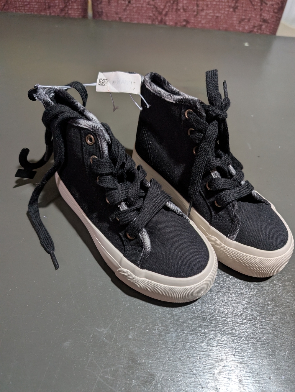 Old Navy Black High top Sneakers NWT Size 13